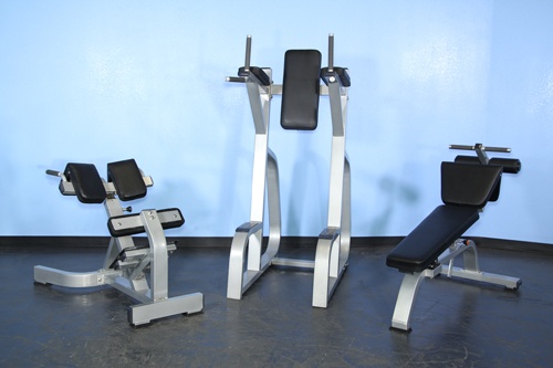 Hoist vertical outlet knee raise